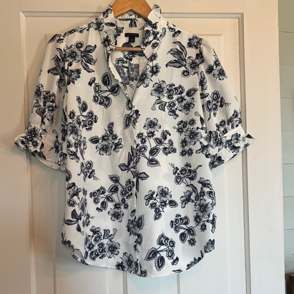 Ann Taylor White and Black Floral Blouse